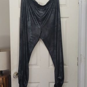 Torrid black foil ruched leggings size 4